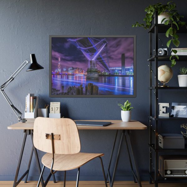 93855-1061.jpg Bridge in London Framed Poster
