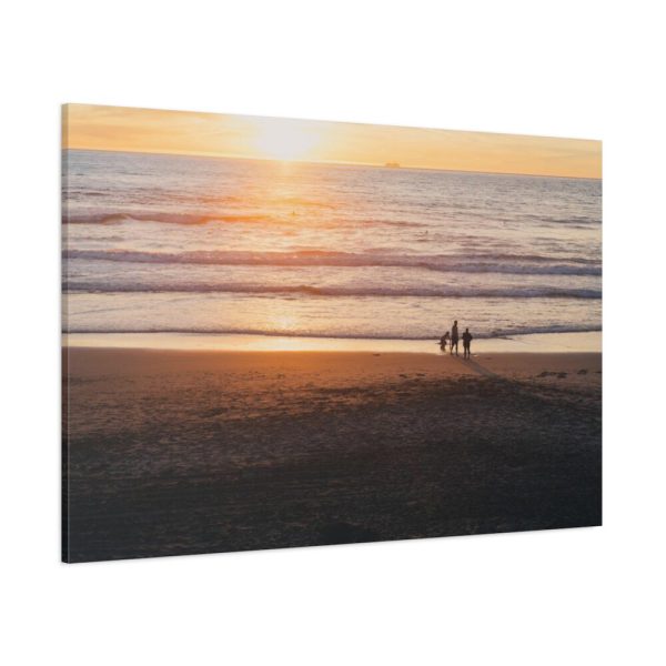 91638-130.jpg Family by the Waves Standard Canvas