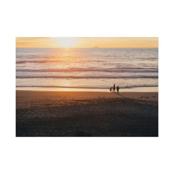 92409-165.jpg Family by the Waves Poster