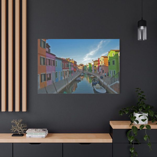 Free Case Colorate Burano in Venice Standard Canvas