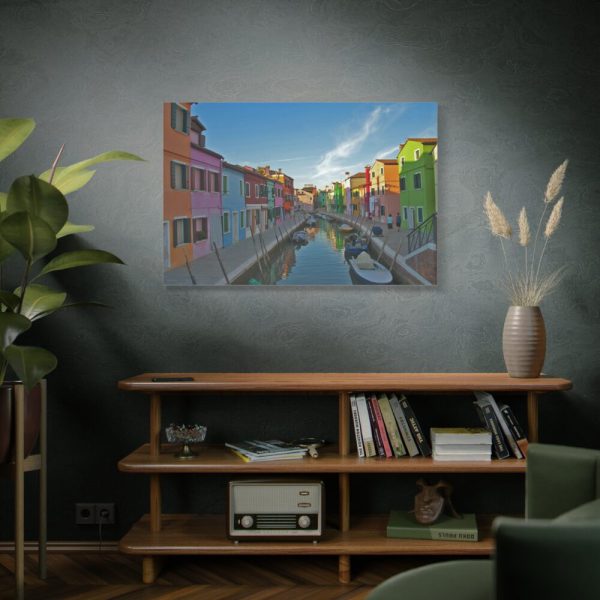 Free Case Colorate Burano in Venice Standard Canvas